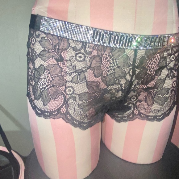 New Victoria’s Secret VERY SEXY Shine Strap Lace Shortie Panty Black Small - Picture 3 of 4